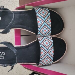 Sandals size 9.5.
